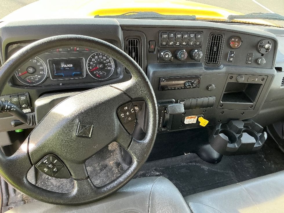 Medium Duty Box Truck-Light and Medium Duty Trucks-International-2021-MV607-Lexington-KY-216,929\n\t\tmiles-$ 39,750 - Image 18