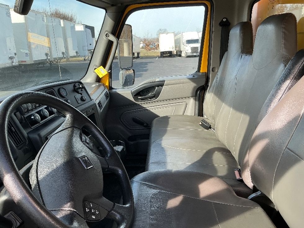 Medium Duty Box Truck-Light and Medium Duty Trucks-International-2021-MV607-Lexington-KY-216,929\n\t\tmiles-$ 39,750 - Image 19