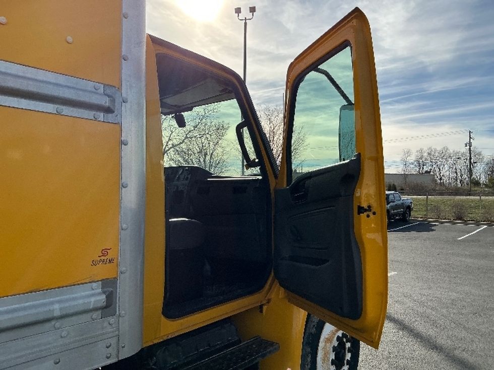 Medium Duty Box Truck-Light and Medium Duty Trucks-International-2021-MV607-Lexington-KY-216,929\n\t\tmiles-$ 39,750 - Image 20