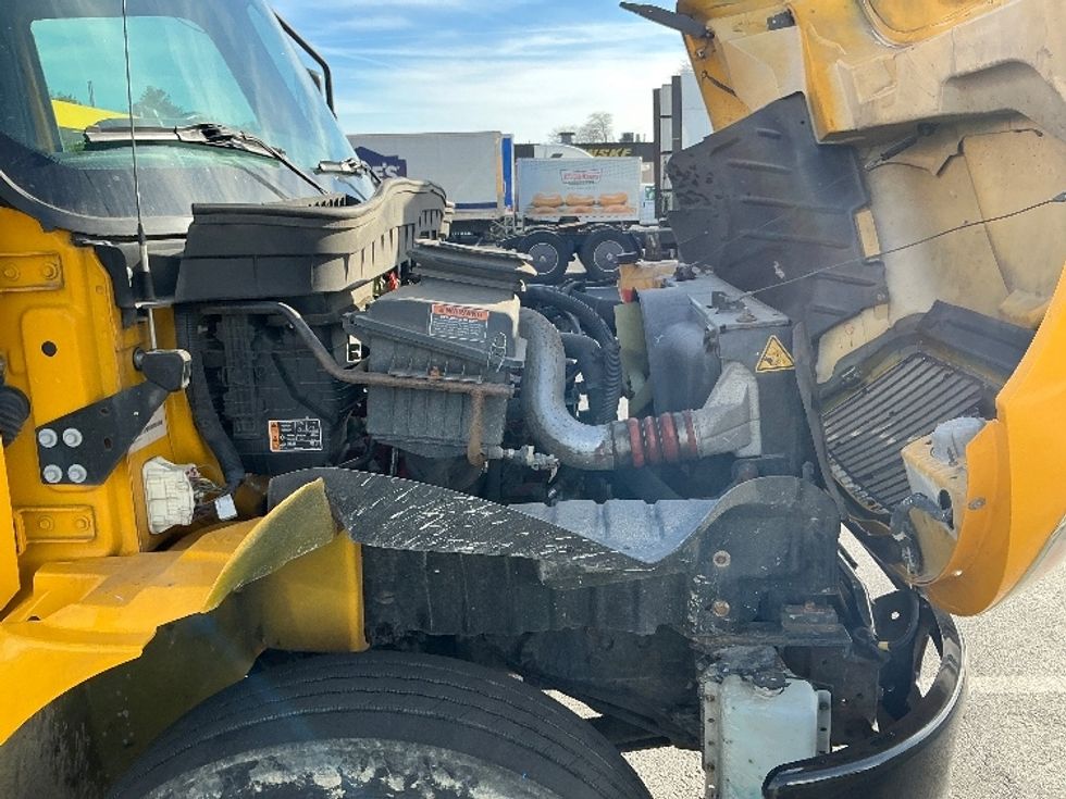 Medium Duty Box Truck-Light and Medium Duty Trucks-International-2021-MV607-Lexington-KY-216,929\n\t\tmiles-$ 39,750 - Image 23