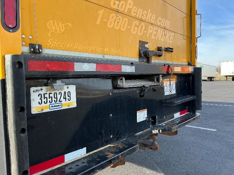 Medium Duty Box Truck-Light and Medium Duty Trucks-International-2021-MV607-Lexington-KY-216,929\n\t\tmiles-$ 39,750 - Image 25