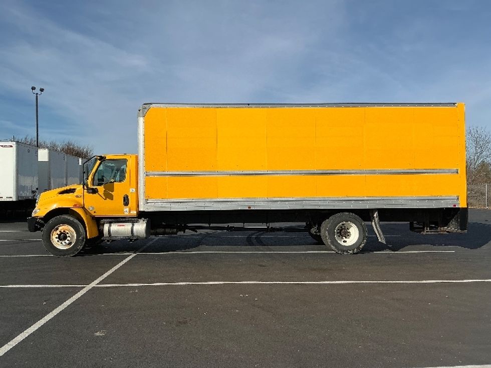 Medium Duty Box Truck-Light and Medium Duty Trucks-International-2021-MV607-Lexington-KY-216,929\n\t\tmiles-$ 39,750 - Image 4