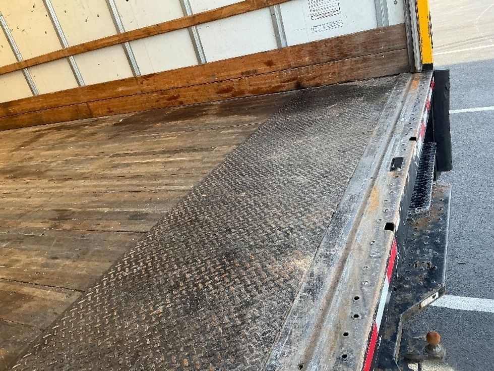 Medium Duty Box Truck-Light and Medium Duty Trucks-International-2021-MV607-Lexington-KY-230,012\n\t\tmiles-$ 38,000 - Image 10