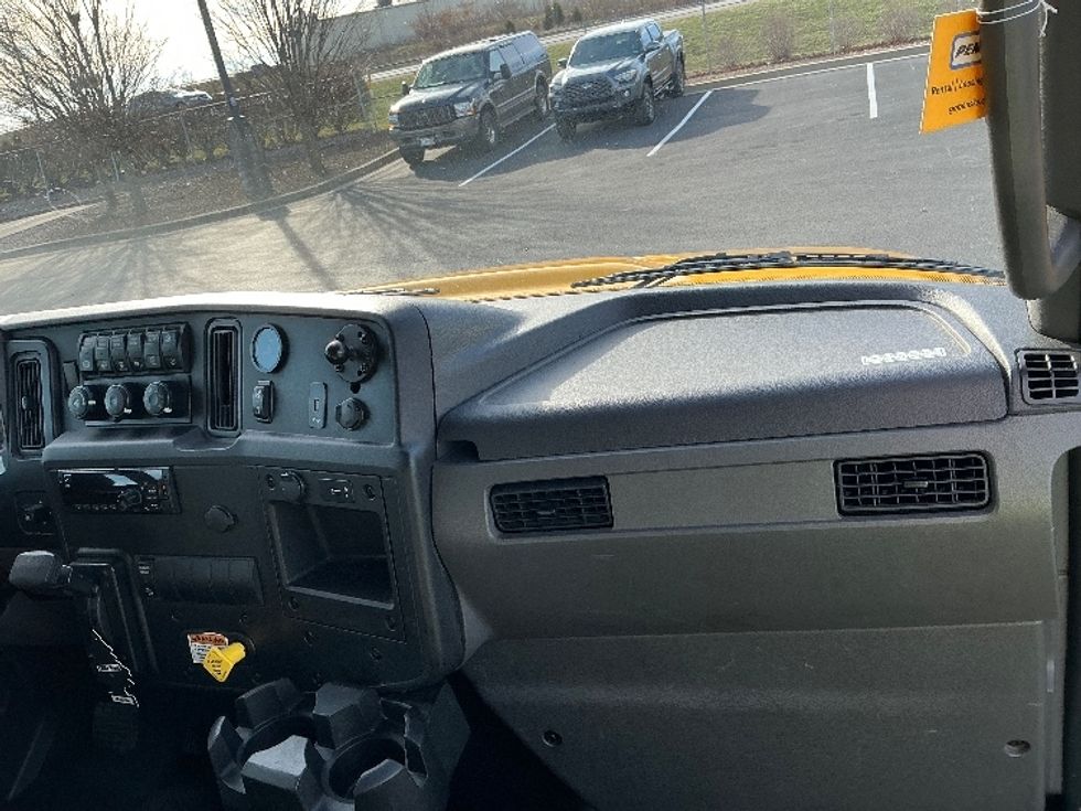 Medium Duty Box Truck-Light and Medium Duty Trucks-International-2021-MV607-Lexington-KY-230,012\n\t\tmiles-$ 38,000 - Image 21