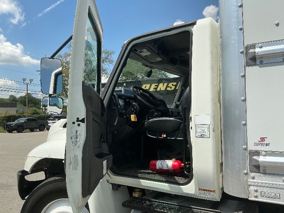 Medium Duty Box Truck-Light and Medium Duty Trucks-International-2021-MV607-Lexington-KY-243,162\n\t\tmiles-$ 41,750 - Image 16