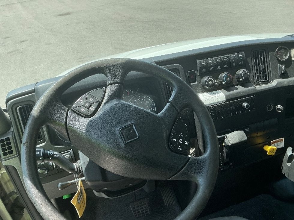 Medium Duty Box Truck-Light and Medium Duty Trucks-International-2021-MV607-Lexington-KY-243,162\n\t\tmiles-$ 41,750 - Image 18