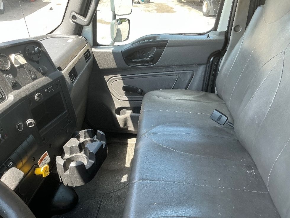 Medium Duty Box Truck-Light and Medium Duty Trucks-International-2021-MV607-Lexington-KY-243,162\n\t\tmiles-$ 41,750 - Image 19