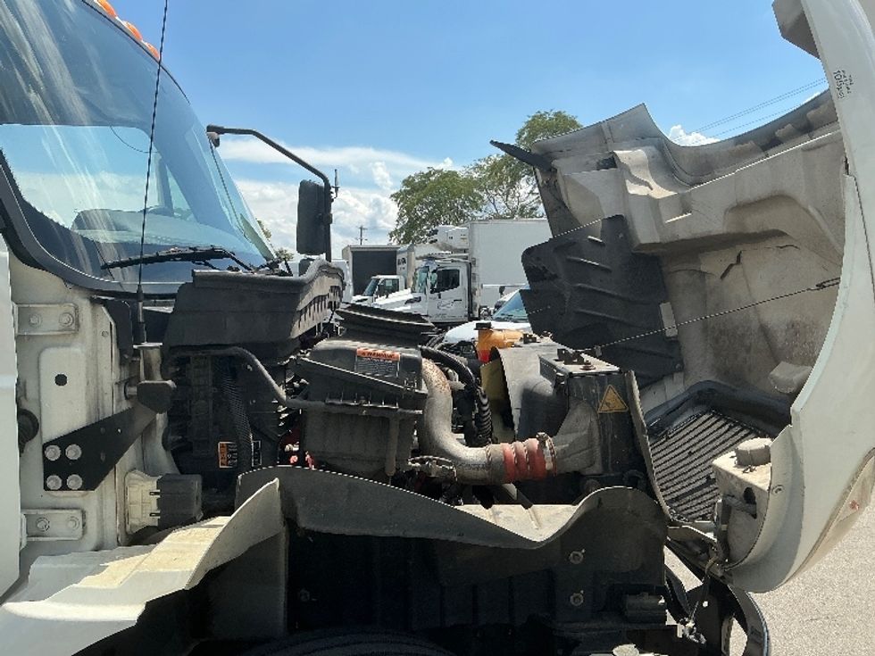 Medium Duty Box Truck-Light and Medium Duty Trucks-International-2021-MV607-Lexington-KY-243,162\n\t\tmiles-$ 41,750 - Image 23