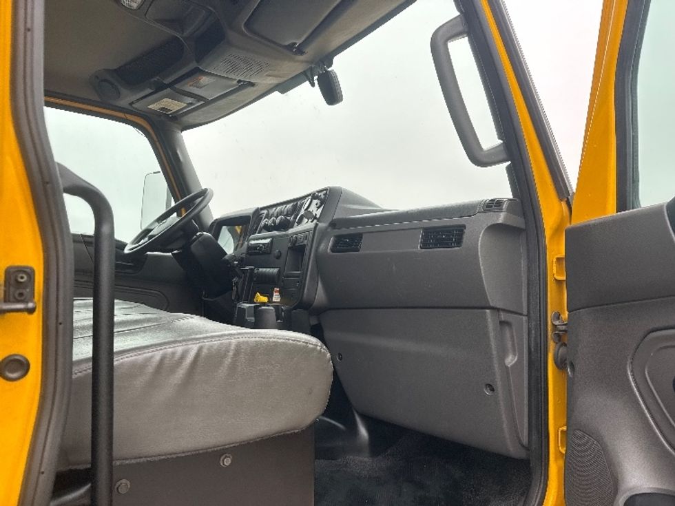 Medium Duty Box Truck-Light and Medium Duty Trucks-International-2021-MV607-Lincoln-NE-151,736\n\t\tmiles-$ 43,000 - Image 20