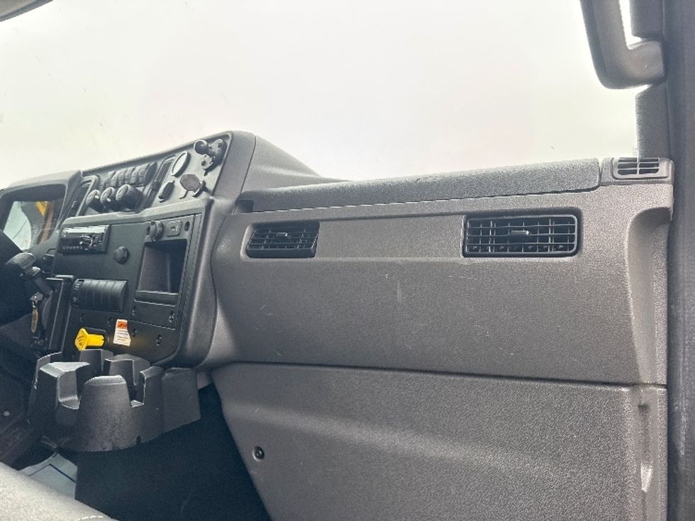 Medium Duty Box Truck-Light and Medium Duty Trucks-International-2021-MV607-Lincoln-NE-151,736\n\t\tmiles-$ 43,000 - Image 21