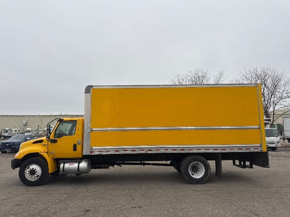 Medium Duty Box Truck-Light and Medium Duty Trucks-International-2021-MV607-Lincoln-NE-151,736\n\t\tmiles-$ 43,000 - Image 4