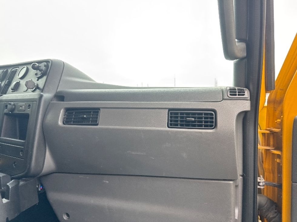 Medium Duty Box Truck-Light and Medium Duty Trucks-International-2021-MV607-Lincoln-NE-161,976\n\t\tmiles-$ 41,500 - Image 21