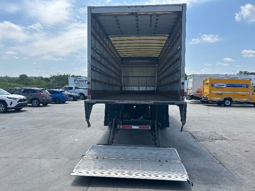 Medium Duty Box Truck-Light and Medium Duty Trucks-International-2021-MV607-Lincoln-NE-213,227\n\t\tmiles-$ 47,250 - Image 9