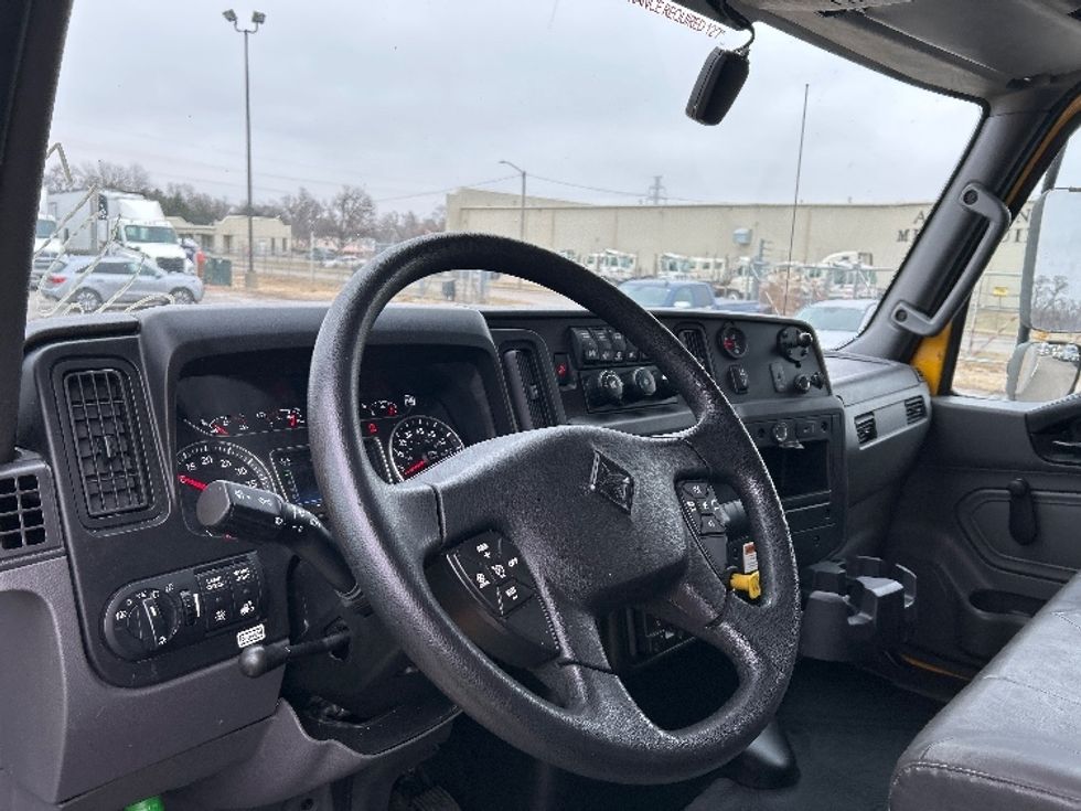 Medium Duty Box Truck-Light and Medium Duty Trucks-International-2021-MV607-Lincoln-NE-213,982\n\t\tmiles-$ 40,250 - Image 17