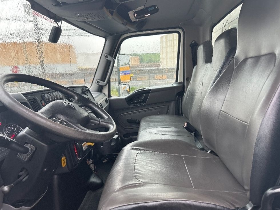 Medium Duty Box Truck-Light and Medium Duty Trucks-International-2021-MV607-Linden-NJ-137,240\n\t\tmiles-$ 58,000 - Image 17