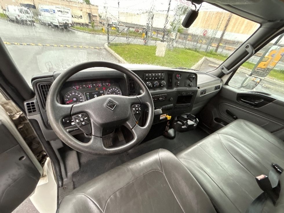 Medium Duty Box Truck-Light and Medium Duty Trucks-International-2021-MV607-Linden-NJ-137,240\n\t\tmiles-$ 58,000 - Image 18