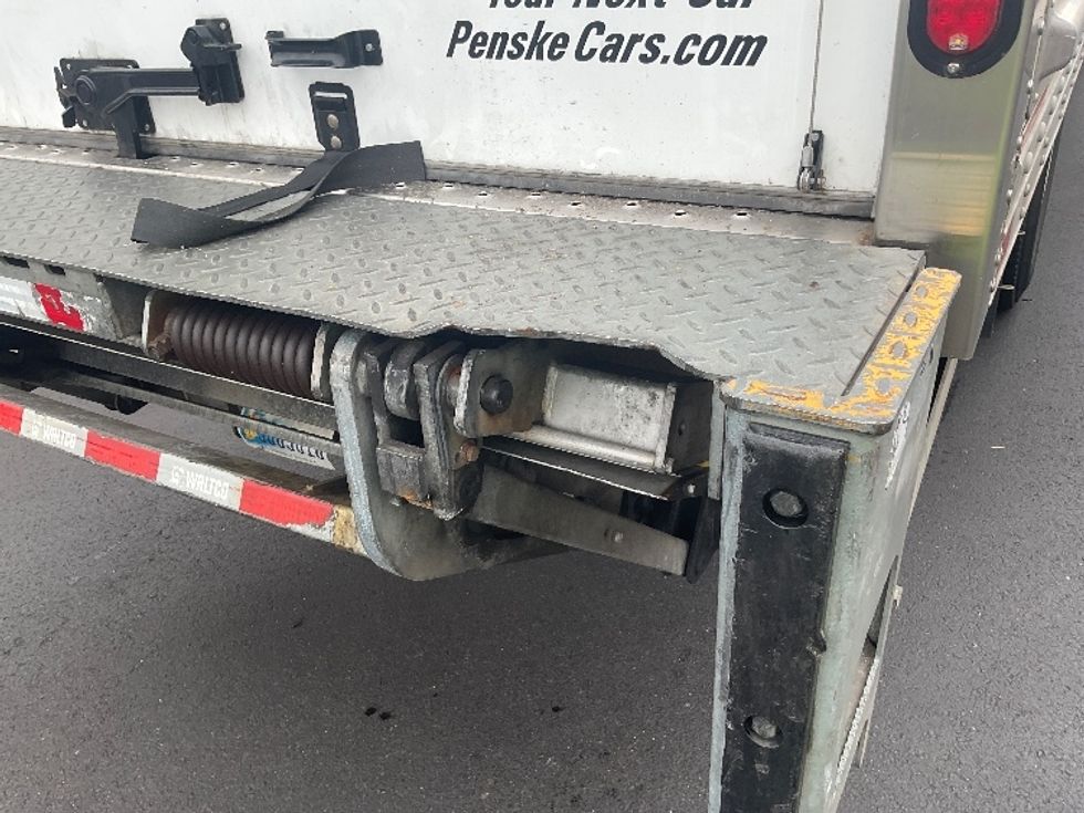 Medium Duty Box Truck-Light and Medium Duty Trucks-International-2021-MV607-Linden-NJ-137,240\n\t\tmiles-$ 58,000 - Image 27