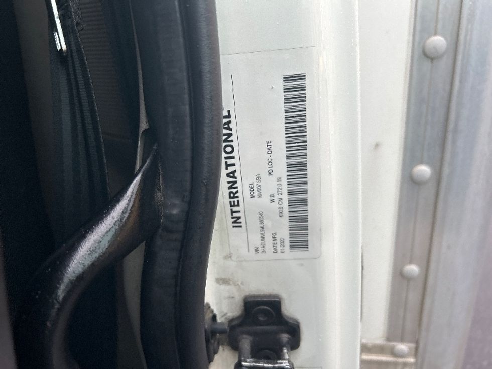 Medium Duty Box Truck-Light and Medium Duty Trucks-International-2021-MV607-Linden-NJ-137,240\n\t\tmiles-$ 58,000 - Image 28