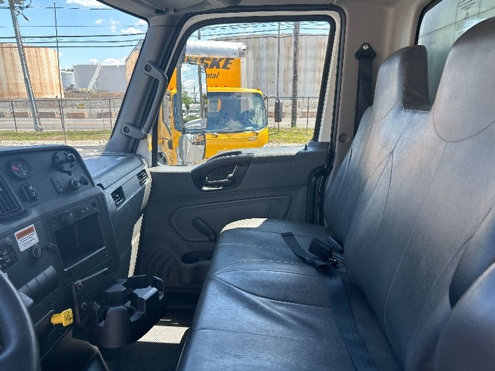 Medium Duty Box Truck-Light and Medium Duty Trucks-International-2021-MV607-Linden-NJ-210,635\n\t\tmiles-$ 50,750 - Image 19