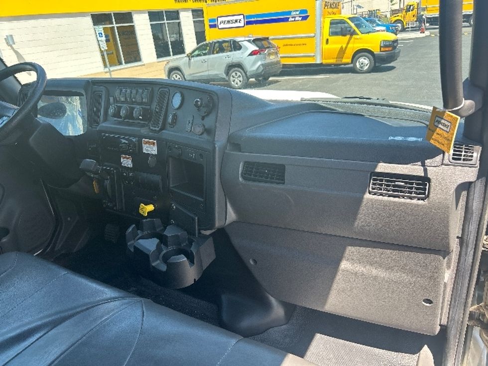 Medium Duty Box Truck-Light and Medium Duty Trucks-International-2021-MV607-Linden-NJ-210,635\n\t\tmiles-$ 50,750 - Image 21