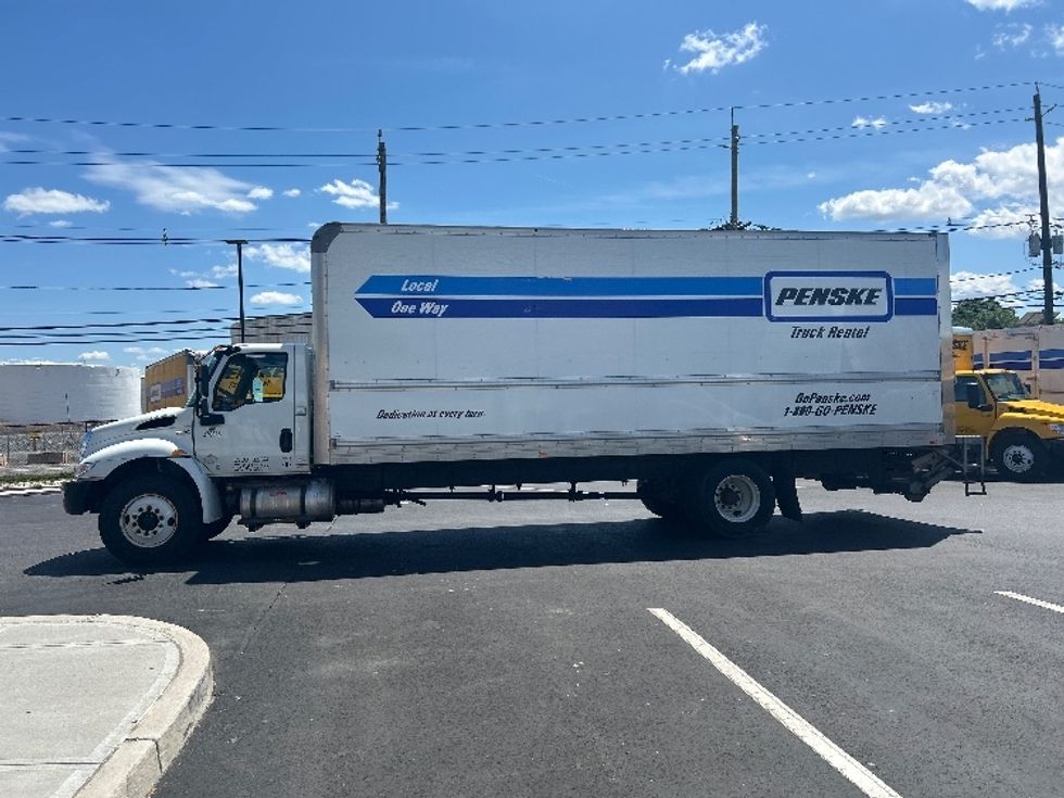 Medium Duty Box Truck-Light and Medium Duty Trucks-International-2021-MV607-Linden-NJ-210,635\n\t\tmiles-$ 50,750 - Image 4
