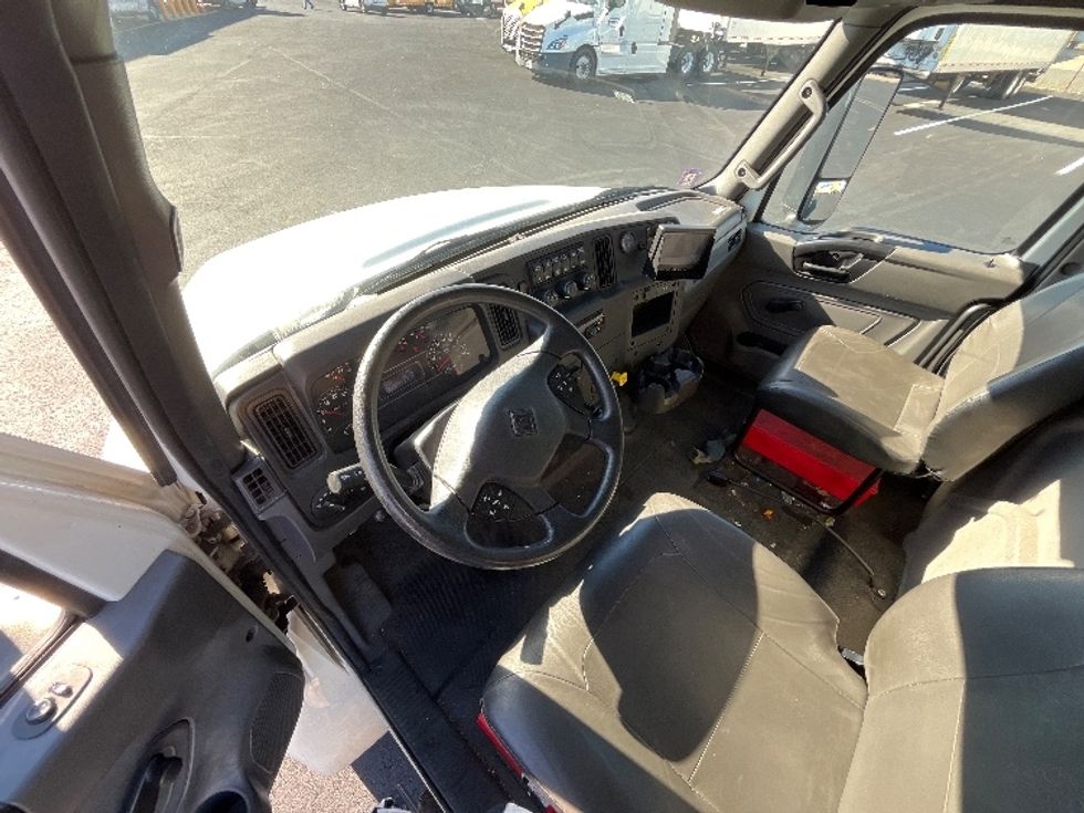 Medium Duty Box Truck-Light and Medium Duty Trucks-International-2021-MV607-Linden-NJ-72,000\n\t\tmiles-$ 66,000 - Image 17