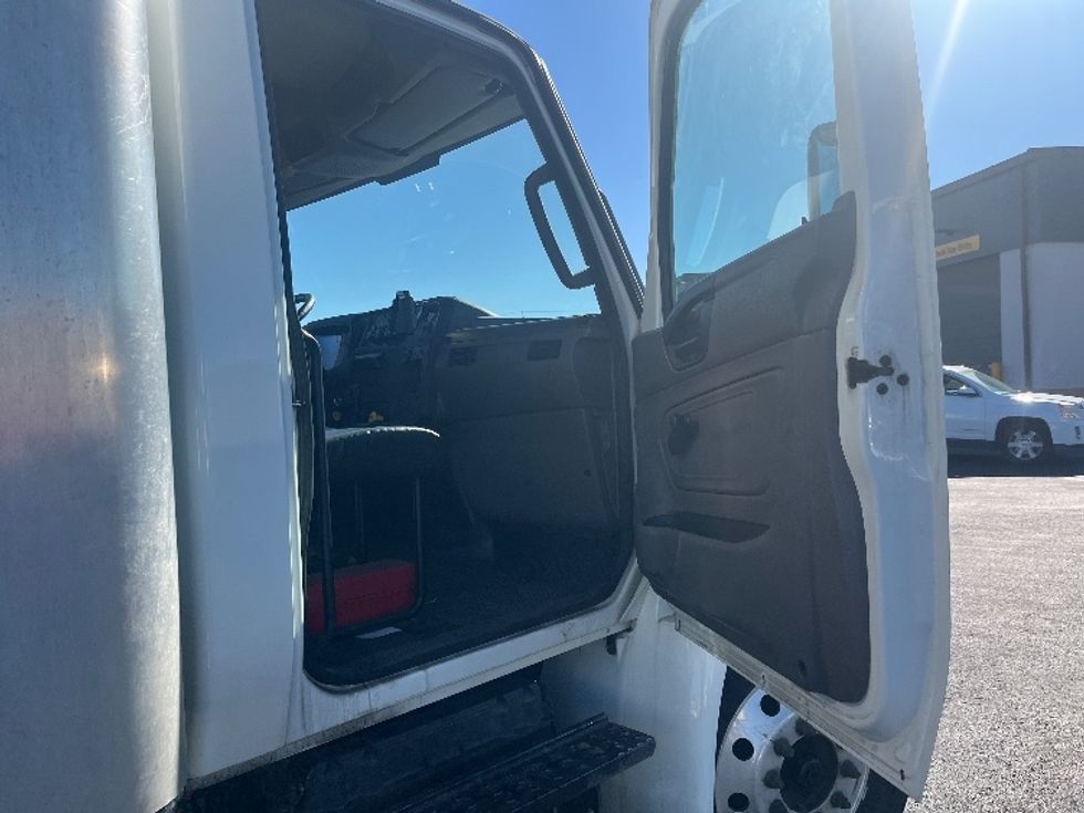 Medium Duty Box Truck-Light and Medium Duty Trucks-International-2021-MV607-Linden-NJ-72,000\n\t\tmiles-$ 66,000 - Image 20