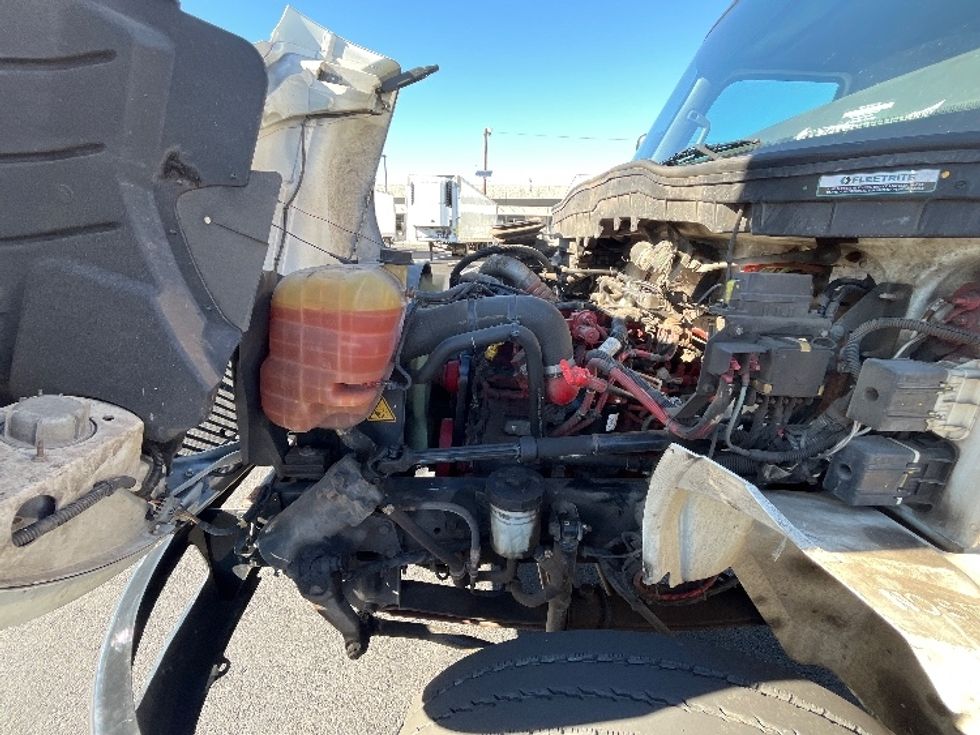 Medium Duty Box Truck-Light and Medium Duty Trucks-International-2021-MV607-Linden-NJ-72,000\n\t\tmiles-$ 66,000 - Image 24