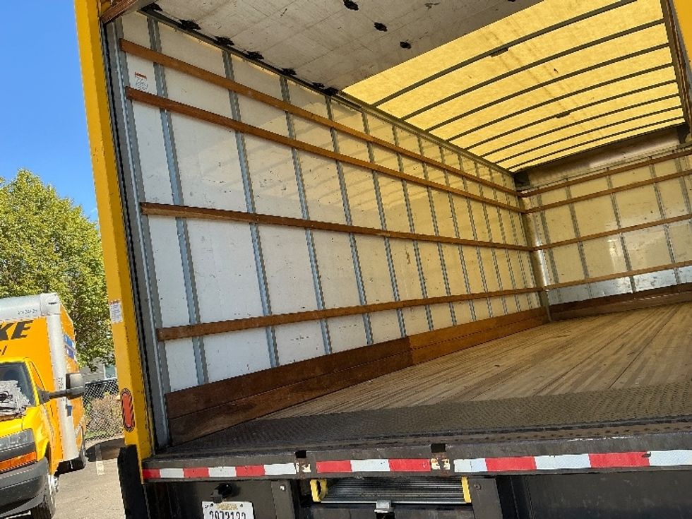 Medium Duty Box Truck-Light and Medium Duty Trucks-International-2021-MV607-Lindon-UT-222,913\n\t\tmiles-$ 40,750 - Image 11