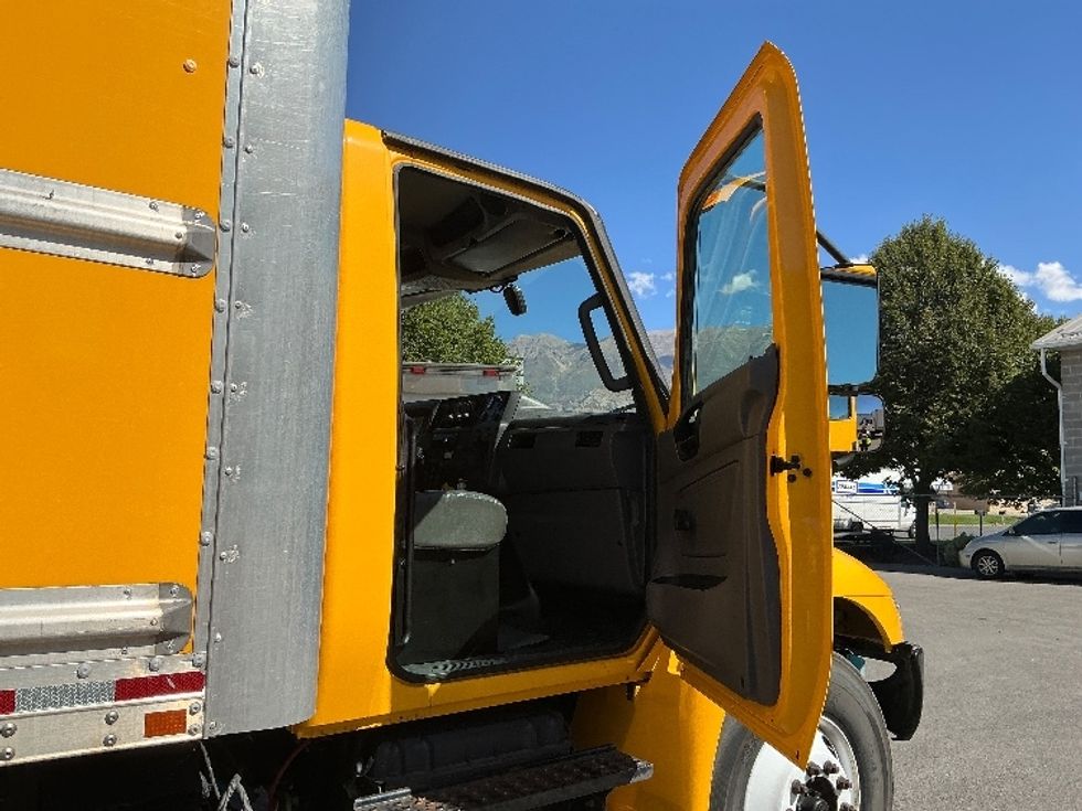 Medium Duty Box Truck-Light and Medium Duty Trucks-International-2021-MV607-Lindon-UT-222,913\n\t\tmiles-$ 40,750 - Image 20