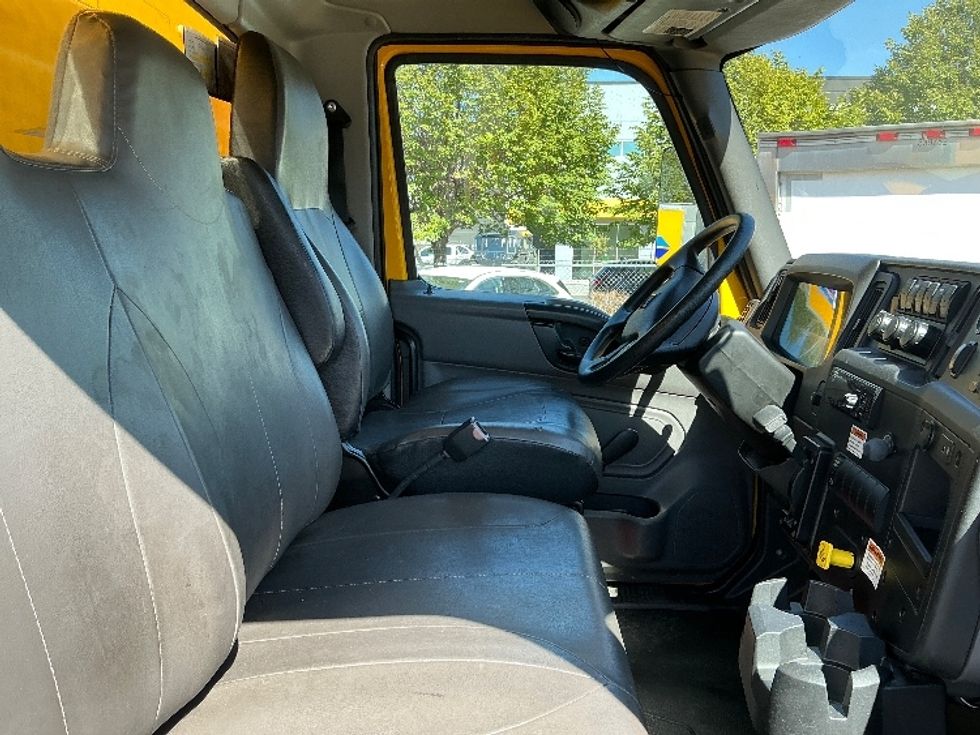 Medium Duty Box Truck-Light and Medium Duty Trucks-International-2021-MV607-Lindon-UT-222,913\n\t\tmiles-$ 40,750 - Image 22