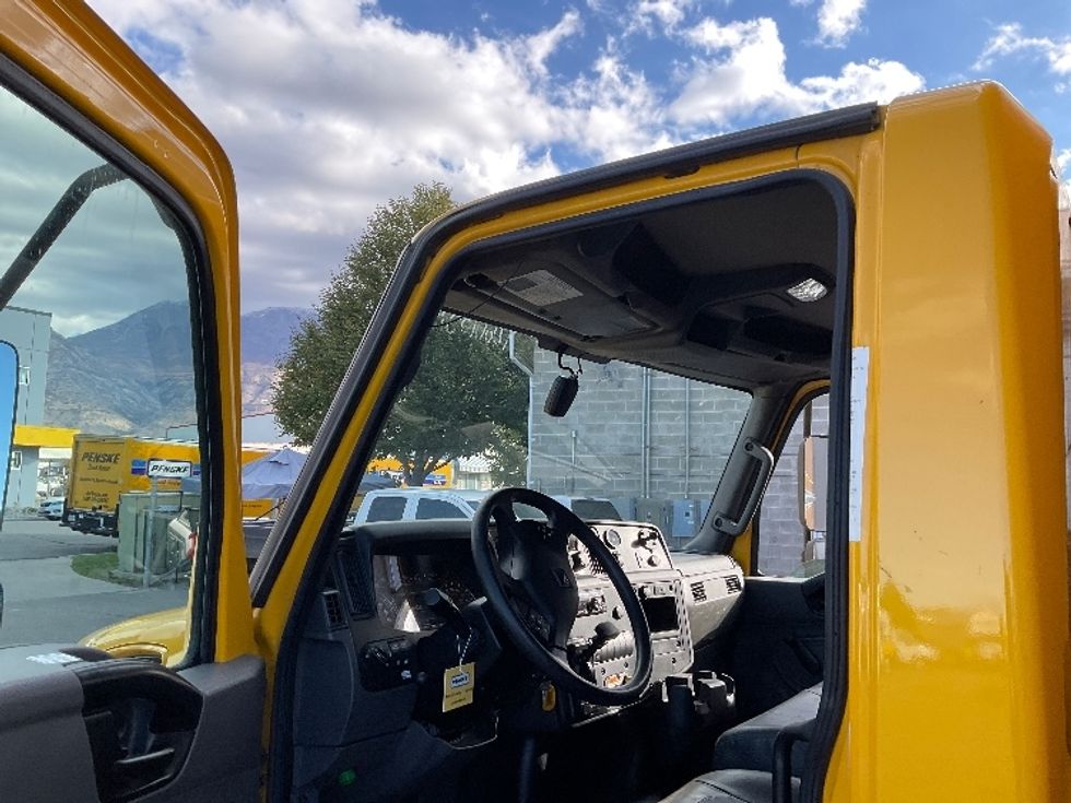 Medium Duty Box Truck-Light and Medium Duty Trucks-International-2021-MV607-Lindon-UT-250,509\n\t\tmiles-$ 33,000 - Image 16