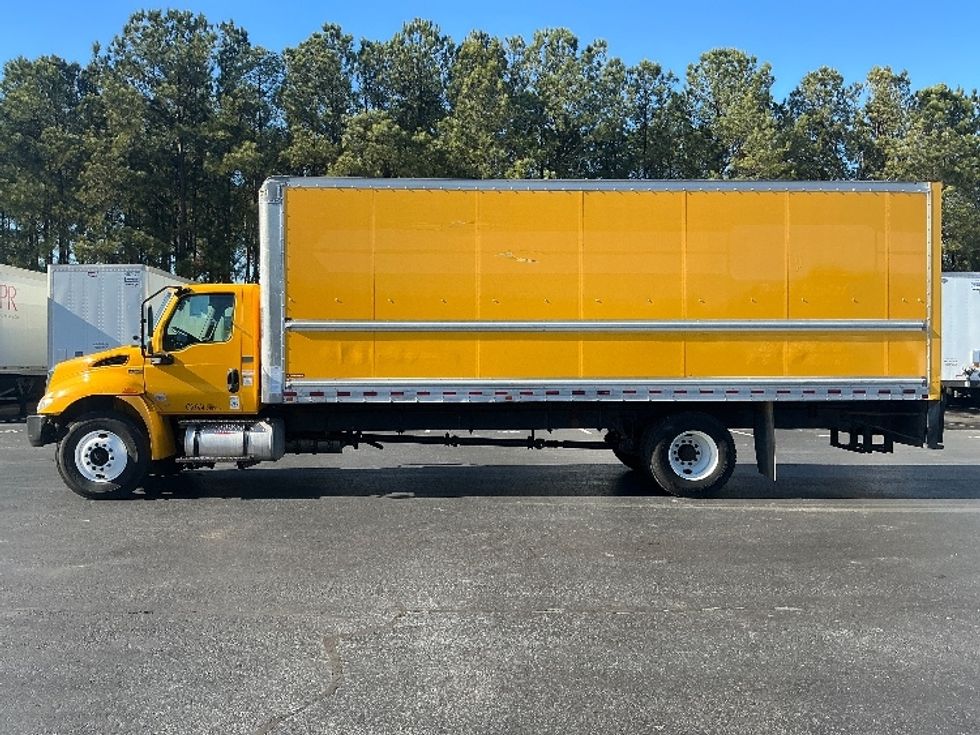 Medium Duty Box Truck-Light and Medium Duty Trucks-International-2021-MV607-Lithia Springs-GA-201,628\n\t\tmiles-$ 45,000 - Image 4