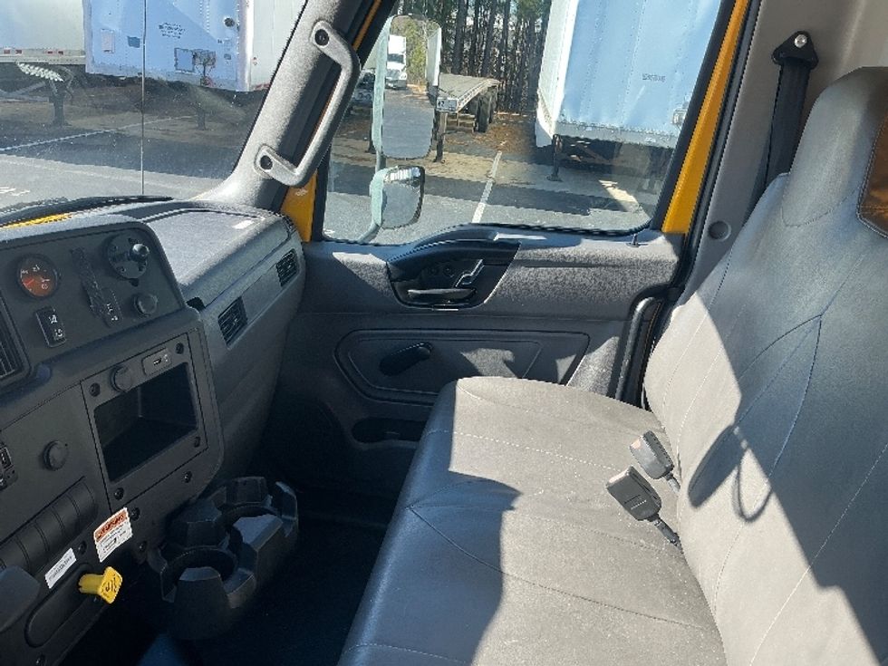 Medium Duty Box Truck-Light and Medium Duty Trucks-International-2021-MV607-Lithia Springs-GA-201,628\n\t\tmiles-$ 45,000 - Image 19