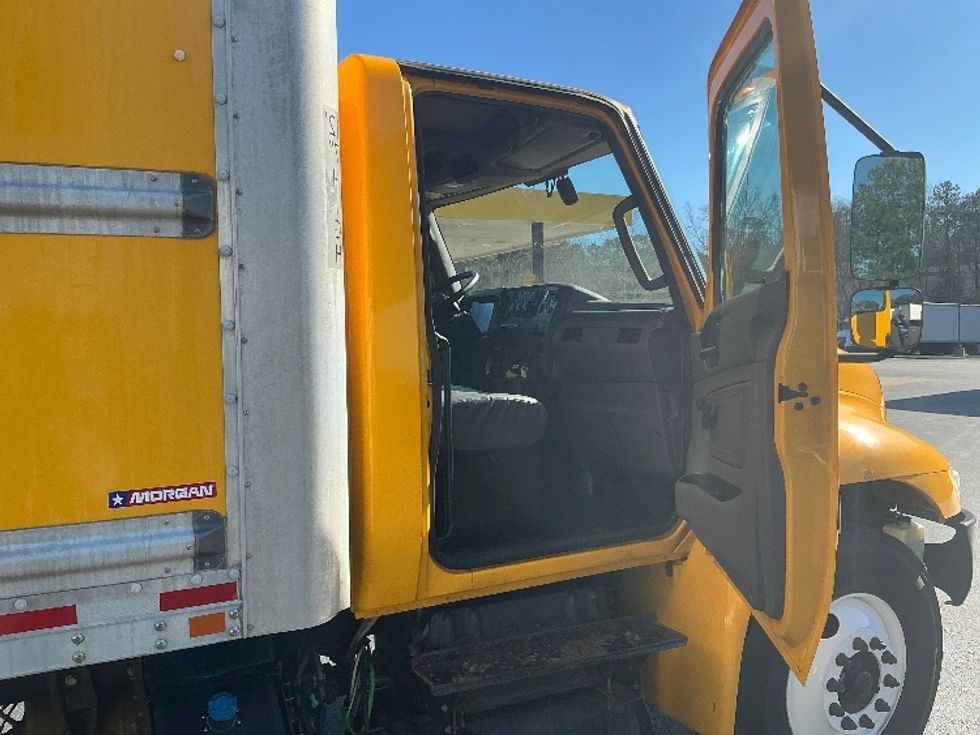 Medium Duty Box Truck-Light and Medium Duty Trucks-International-2021-MV607-Lithia Springs-GA-201,628\n\t\tmiles-$ 45,000 - Image 20