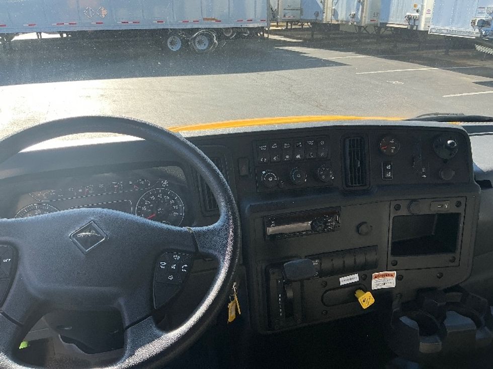 Medium Duty Box Truck-Light and Medium Duty Trucks-International-2021-MV607-Lithia Springs-GA-201,628\n\t\tmiles-$ 45,000 - Image 18
