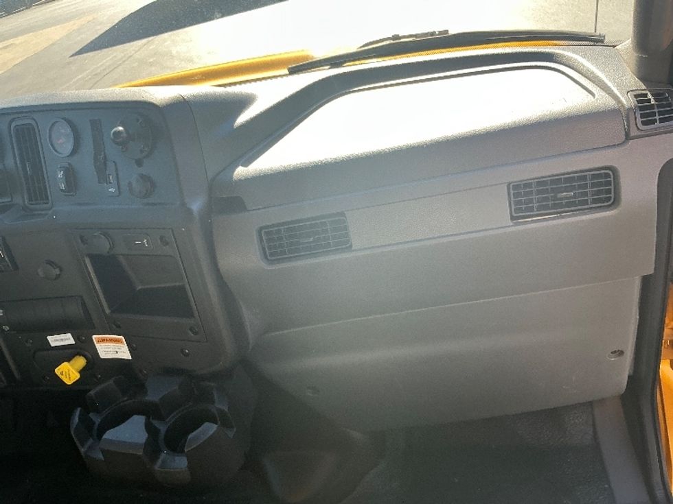 Medium Duty Box Truck-Light and Medium Duty Trucks-International-2021-MV607-Lithia Springs-GA-201,628\n\t\tmiles-$ 45,000 - Image 21