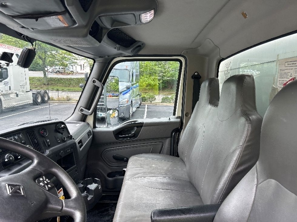 Medium Duty Box Truck-Light and Medium Duty Trucks-International-2021-MV607-Lithia Springs-GA-231,997\n\t\tmiles-$ 45,750 - Image 19