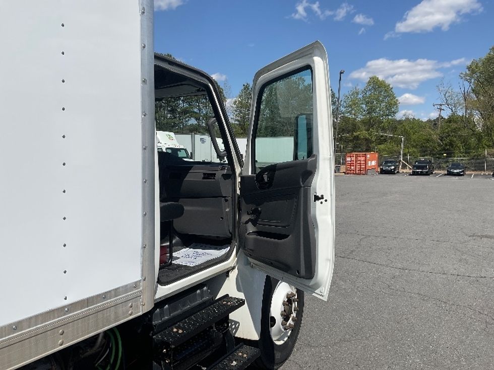 Medium Duty Box Truck-Light and Medium Duty Trucks-International-2021-MV607-Little Rock-AR-132,593\n\t\tmiles-$ 64,250 - Image 19