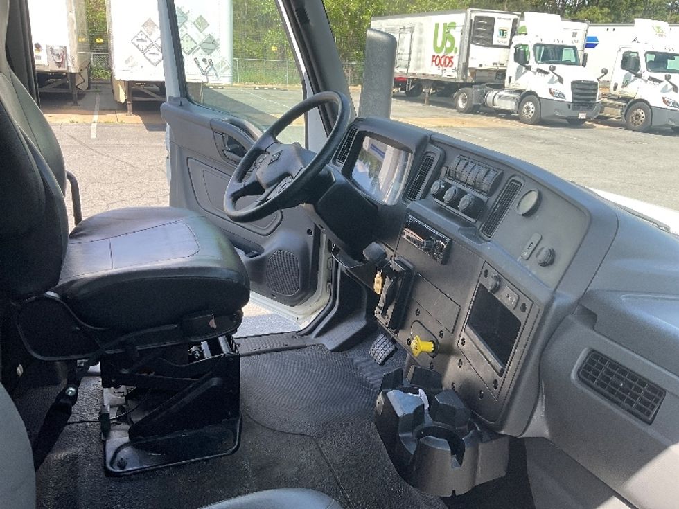 Medium Duty Box Truck-Light and Medium Duty Trucks-International-2021-MV607-Little Rock-AR-132,593\n\t\tmiles-$ 64,250 - Image 21