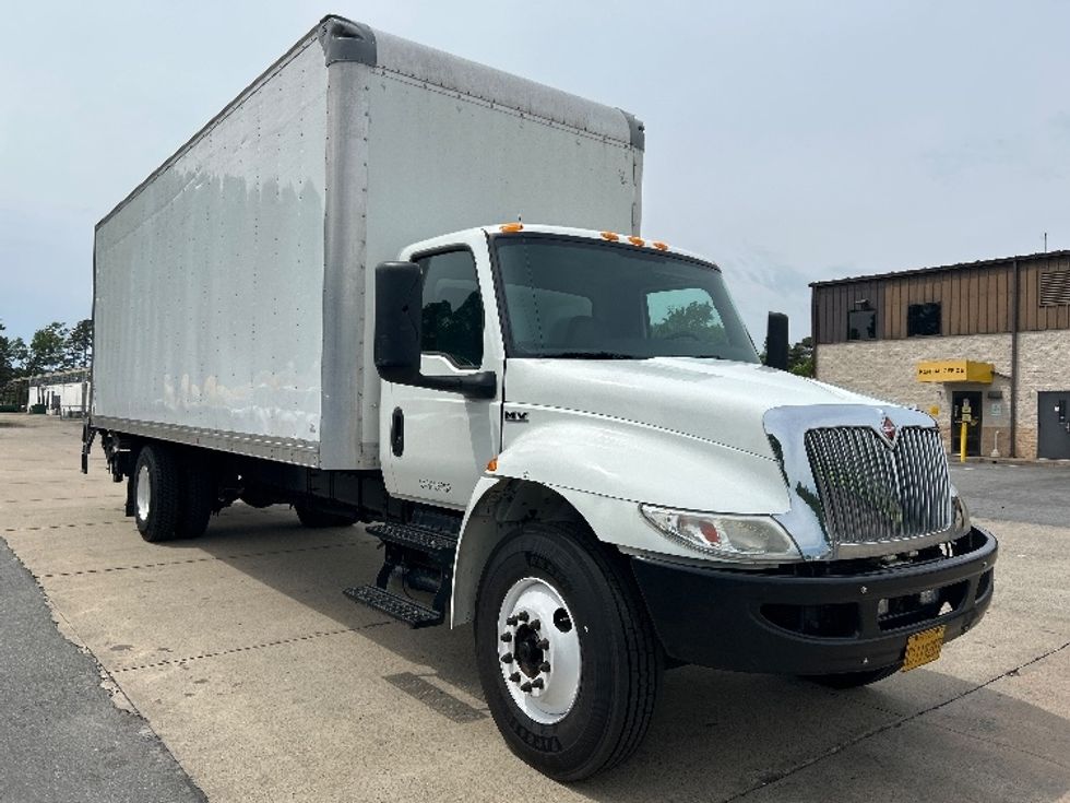 Medium Duty Box Truck-Light and Medium Duty Trucks-International-2021-MV607-Little Rock-AR-136,456\n\t\tmiles-$ 61,750 - Image 1