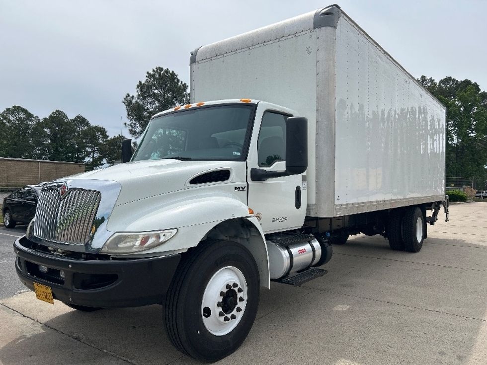 Medium Duty Box Truck-Light and Medium Duty Trucks-International-2021-MV607-Little Rock-AR-136,456\n\t\tmiles-$ 61,750 - Image 3