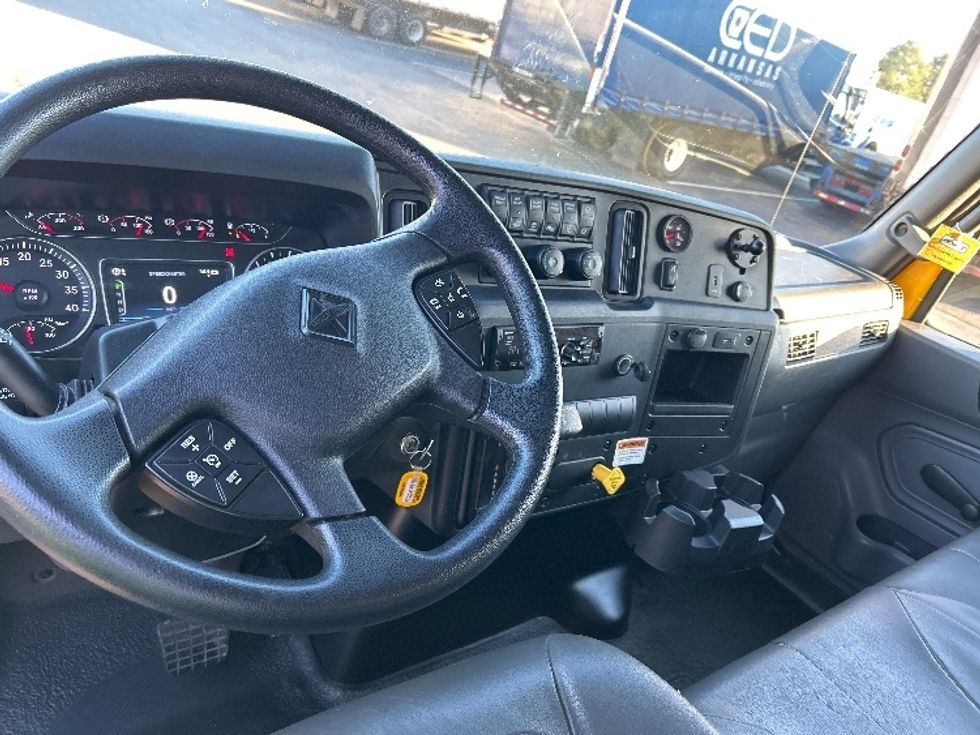 Medium Duty Box Truck-Light and Medium Duty Trucks-International-2021-MV607-Little Rock-AR-187,470\n\t\tmiles-$ 44,000 - Image 18