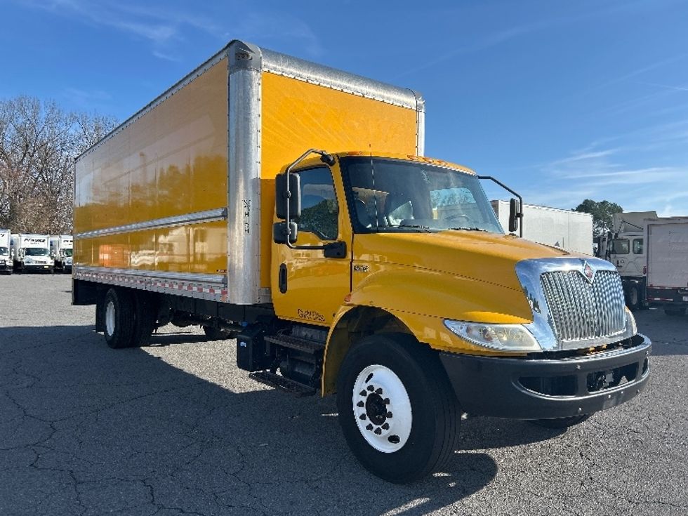 Medium Duty Box Truck-Light and Medium Duty Trucks-International-2021-MV607-Little Rock-AR-195,516\n\t\tmiles-$ 43,000 - Image 1