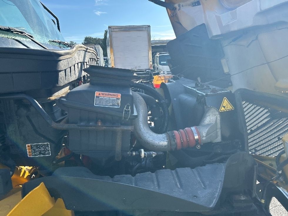 Medium Duty Box Truck-Light and Medium Duty Trucks-International-2021-MV607-Little Rock-AR-195,516\n\t\tmiles-$ 43,000 - Image 23