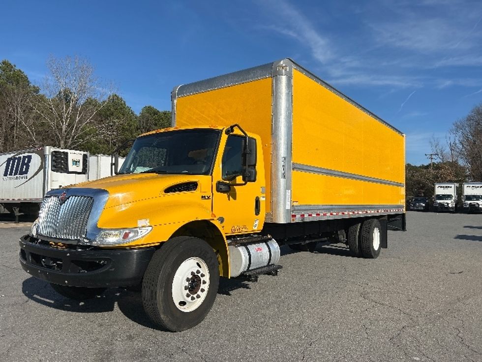 Medium Duty Box Truck-Light and Medium Duty Trucks-International-2021-MV607-Little Rock-AR-195,516\n\t\tmiles-$ 43,000 - Image 3