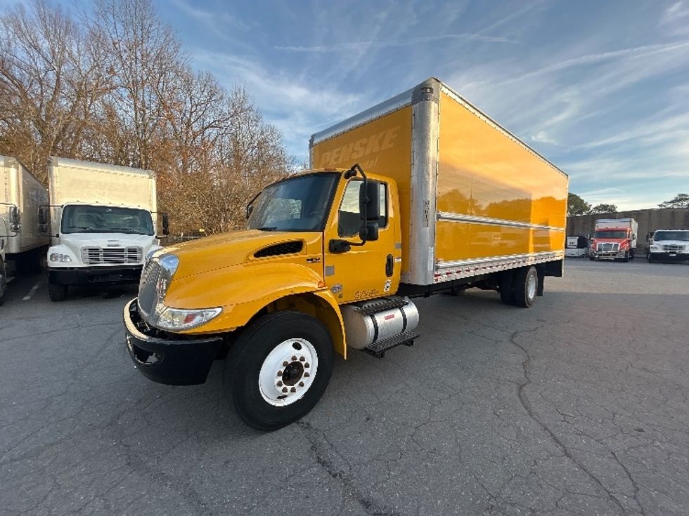 Medium Duty Box Truck-Light and Medium Duty Trucks-International-2021-MV607-Little Rock-AR-208,554\n\t\tmiles-$ 41,000 - Image 1