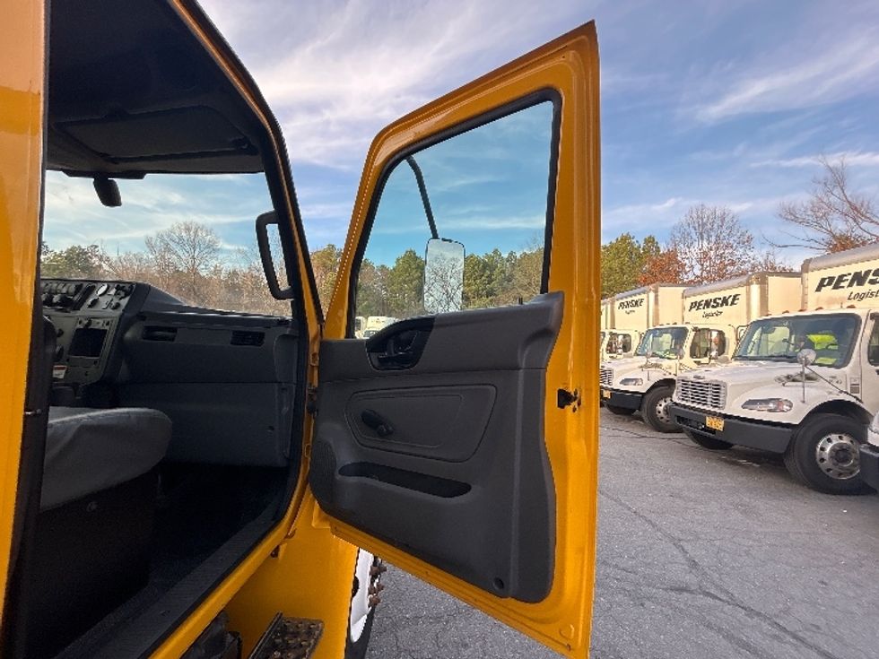 Medium Duty Box Truck-Light and Medium Duty Trucks-International-2021-MV607-Little Rock-AR-208,554\n\t\tmiles-$ 41,000 - Image 19