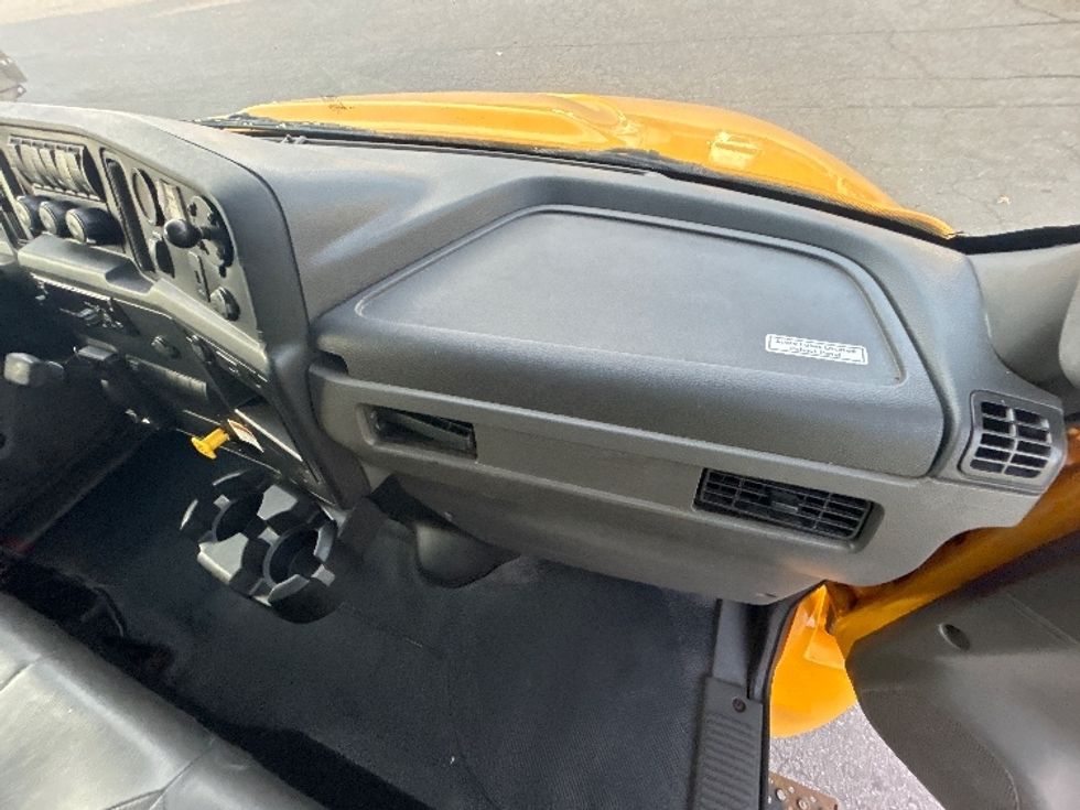 Medium Duty Box Truck-Light and Medium Duty Trucks-International-2021-MV607-Little Rock-AR-208,554\n\t\tmiles-$ 41,000 - Image 20