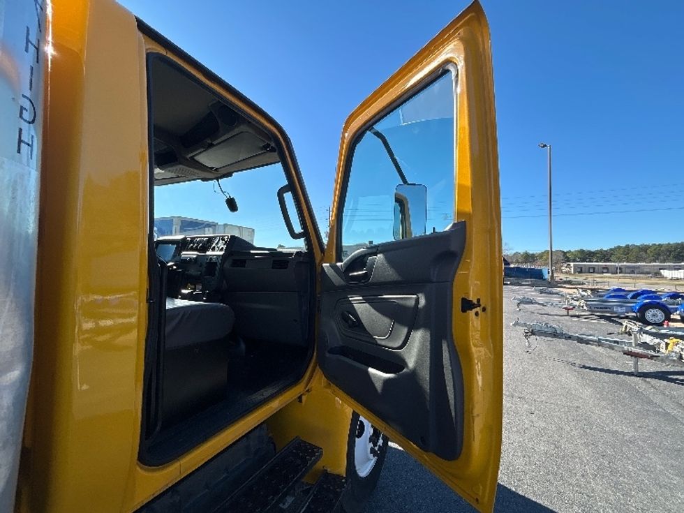 Medium Duty Box Truck-Light and Medium Duty Trucks-International-2021-MV607-Little Rock-AR-220,176\n\t\tmiles-$ 39,250 - Image 20